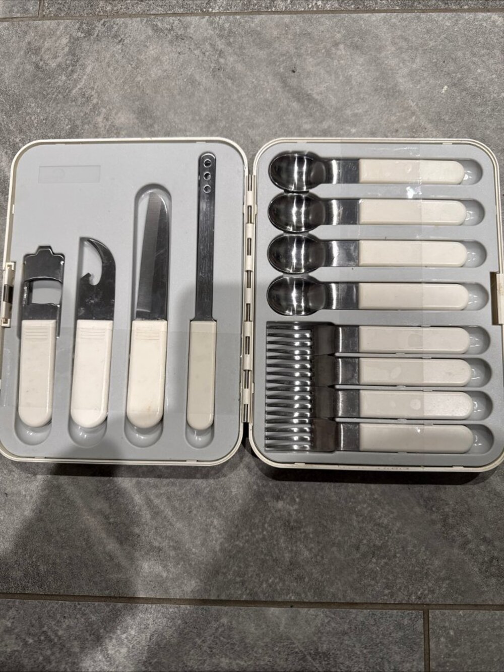 VINTAGE TWIN BIRD JAPAN TRAVEL CAMPING RV STAINLESS FLATWARE 4 FORKS SPOONS CASE